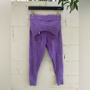 NWOT: Onzie Selenite Legging and Flow Bra set, Lavender, Size S/M
